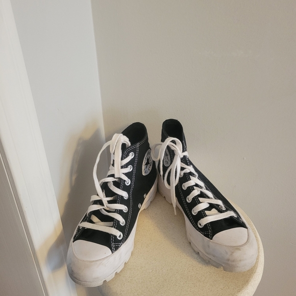 Converse Chuck Taylor Women's Black and White Lugged Sneakers size 7 - Picture 4 of 7